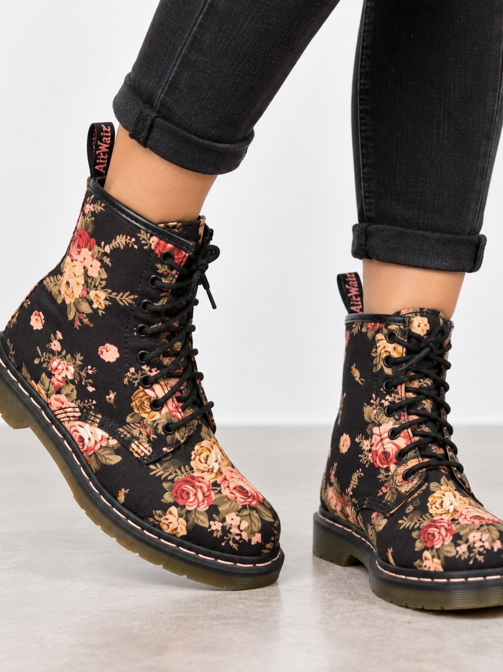 Dr. Martens 11821 Victorian Rose Floral Canvas Combat Boots Women’s US 8 EU 39